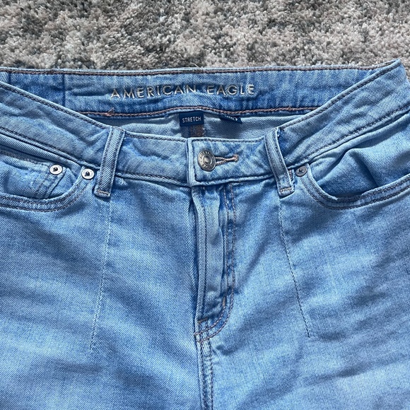 American eagle low rise jeans - Picture 2 of 3